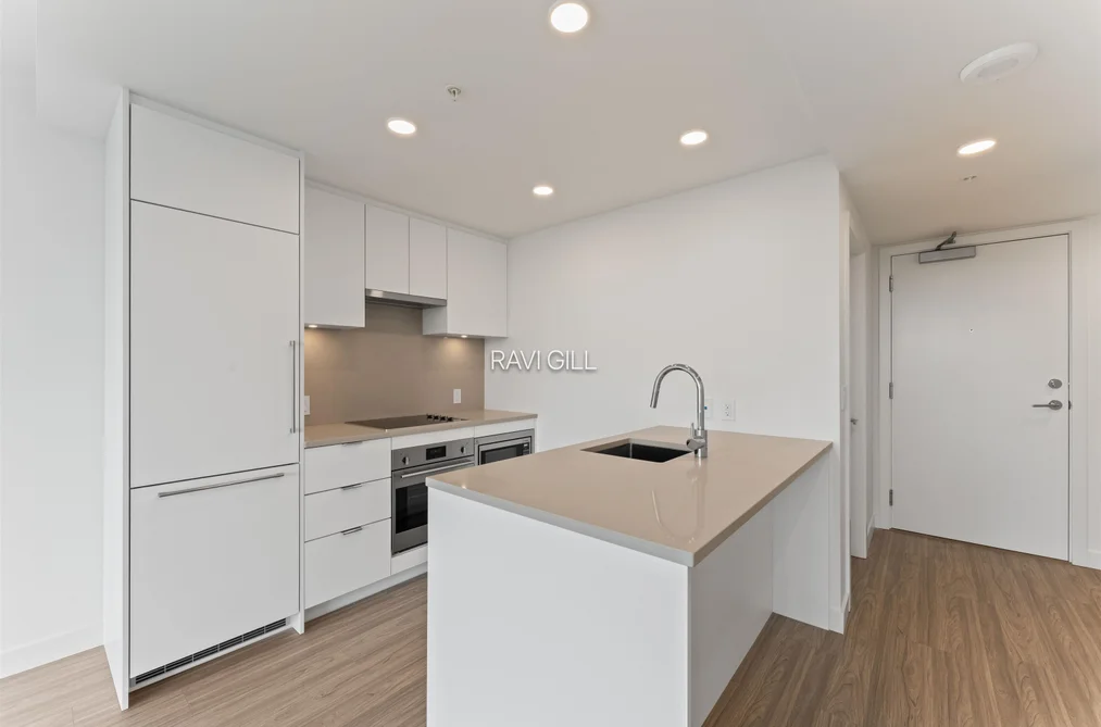 Condo for sale at 3009 13675 107a Avenue Surrey British Columbia - MLS: R3131035