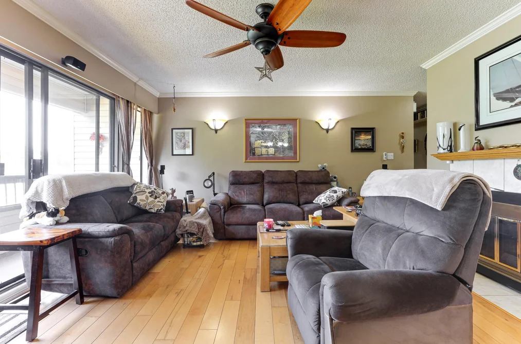 Condo for sale at 301 1048 King Albert Avenue Coquitlam British Columbia - MLS: R3056667
