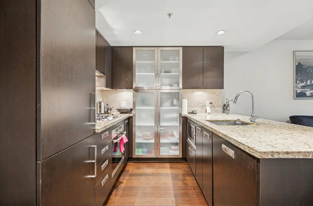 301 1055 RICHARDS STREET, Vancouver BC V6B 0C2, Vancouver BC — Residential for Sale - Photo 3