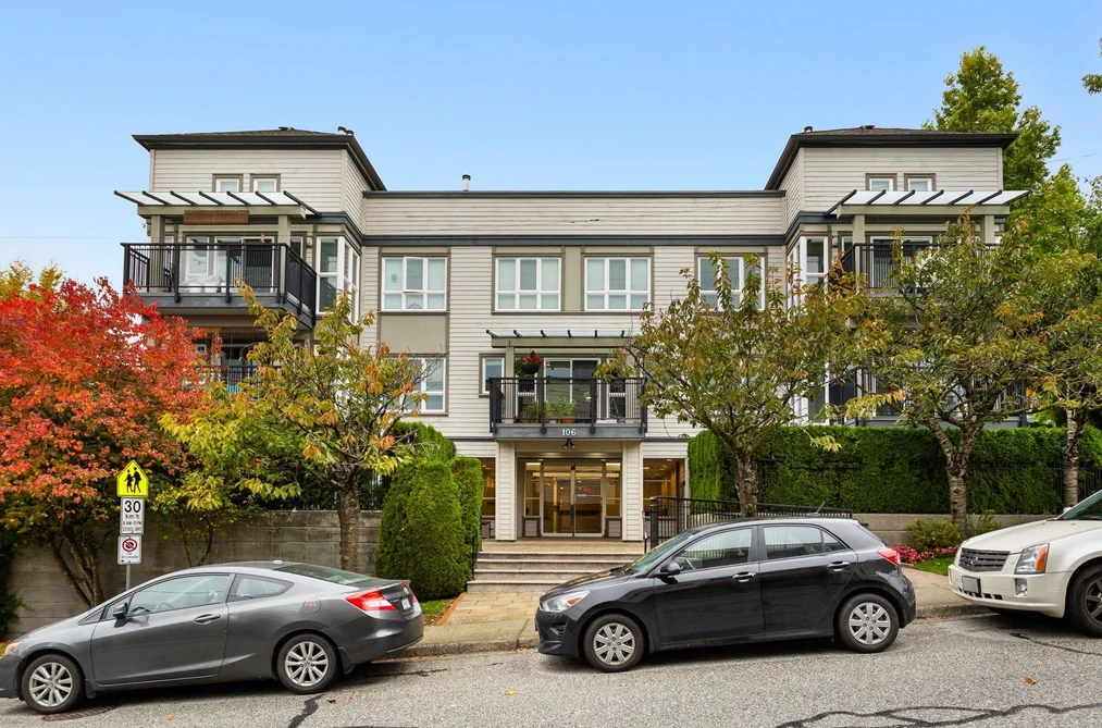 Condo for sale at 301 106 W Kings Road North Vancouver British Columbia - MLS: R3069918