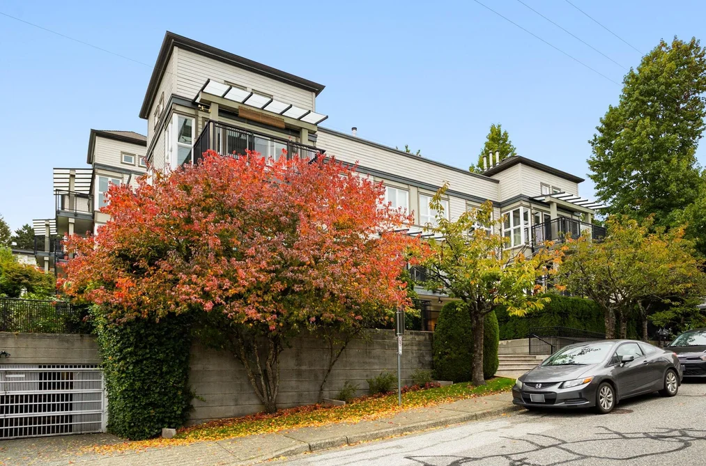 301 106 W KINGS ROAD, North Vancouver BC V7N 2L8, North Vancouver BC — Residential for Sale - Photo 3