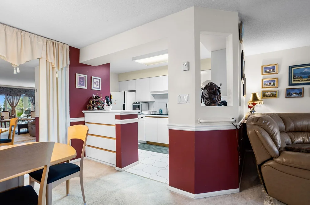 301 106 W KINGS ROAD, North Vancouver BC V7N 2L8, North Vancouver BC — Residential for Sale - Photo 5