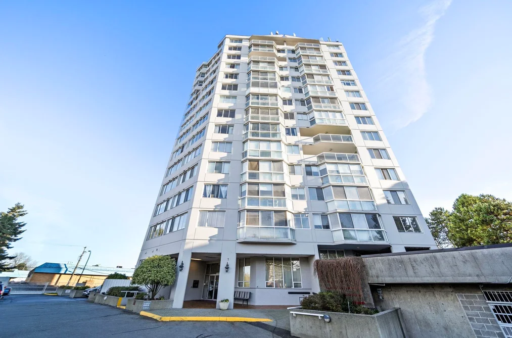 Condo for sale at 301 11881 88 Avenue Delta British Columbia - MLS: R3094285