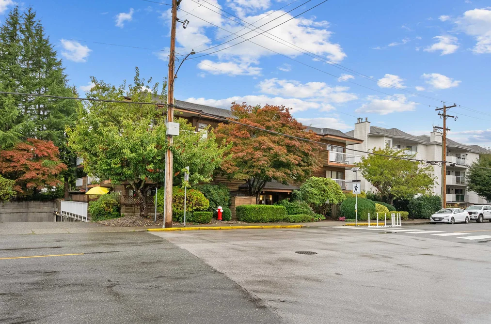 Condo for sale at 301 11957 223 Street Maple Ridge British Columbia - MLS: R3077047