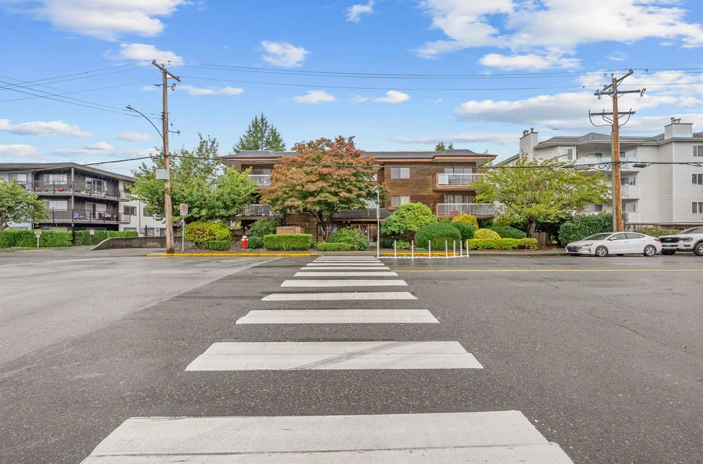 301 11957 223 STREET, Maple Ridge BC V2X 5Y4, Maple Ridge BC — Residential for Sale - Photo 2
