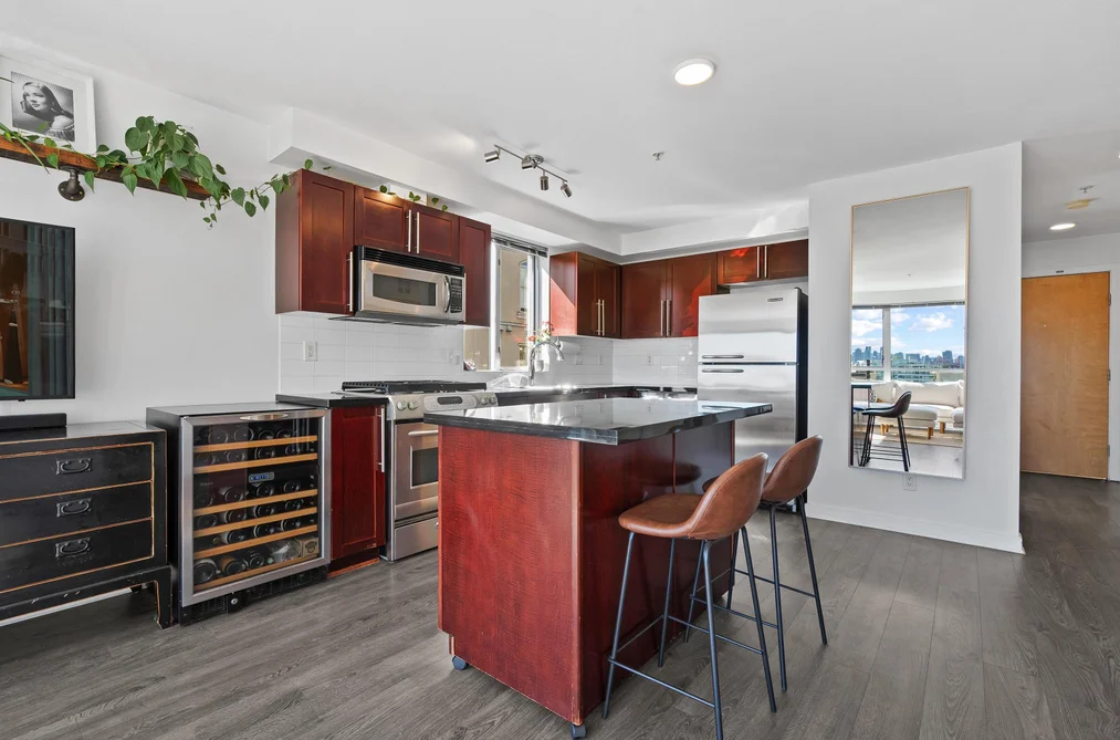 301 122 E 3RD STREET, North Vancouver BC V7L 1E6, North Vancouver BC — Residential for Sale — Photo 12 of 32