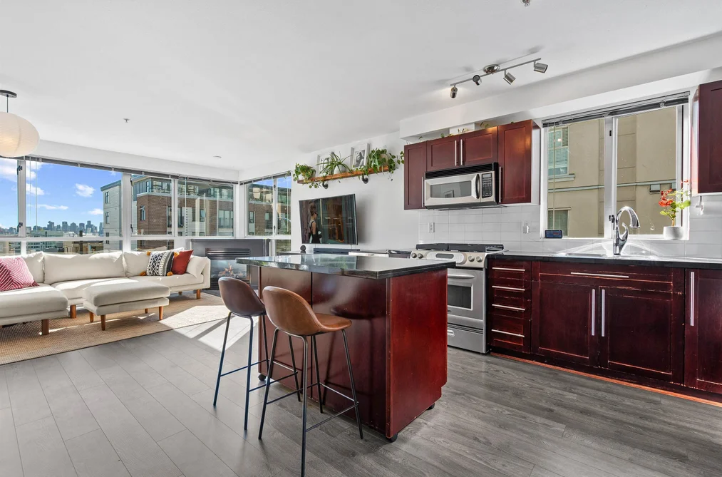 301 122 E 3RD STREET, North Vancouver BC V7L 1E6, North Vancouver BC — Residential for Sale — Photo 13 of 32
