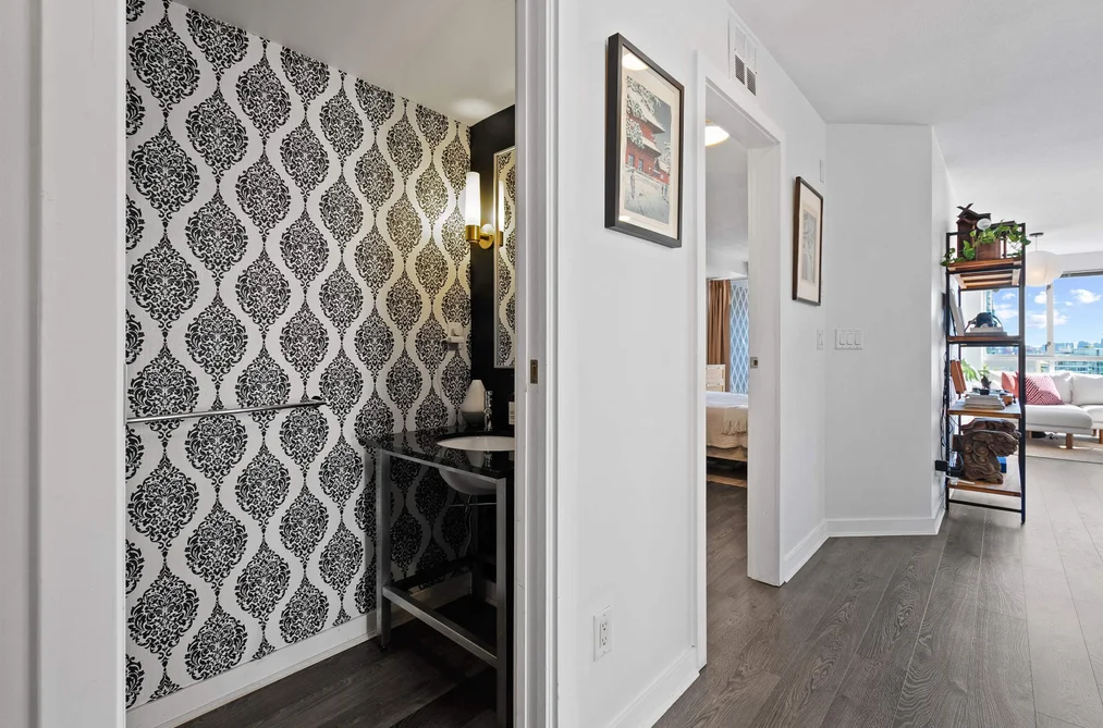 301 122 E 3RD STREET, North Vancouver BC V7L 1E6, North Vancouver BC — Residential for Sale — Photo 5 of 32