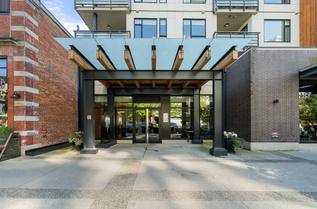 Condo for sale at 301 123 W 1st Street North Vancouver British Columbia - MLS: R3119386