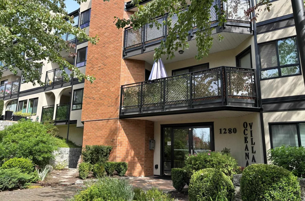 Condo for sale at 301 1280 Fir Street White Rock British Columbia - MLS: R3160758