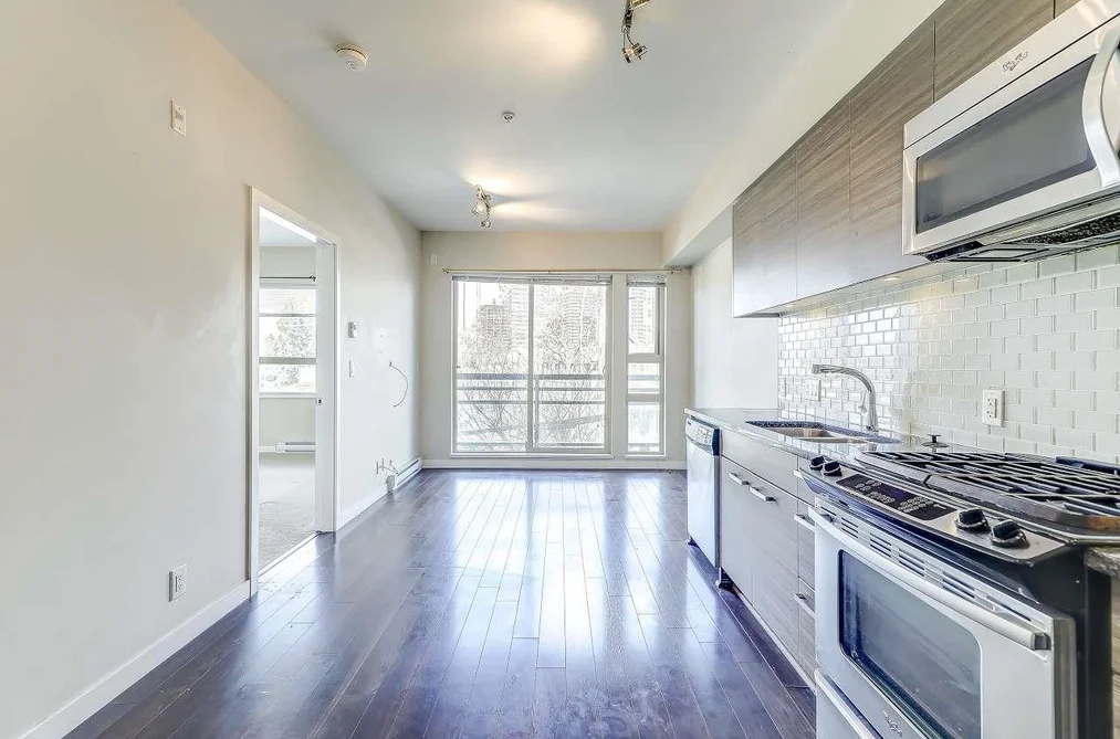 Condo for sale at 301 13228 Old Yale Road Surrey British Columbia - MLS: R3085383