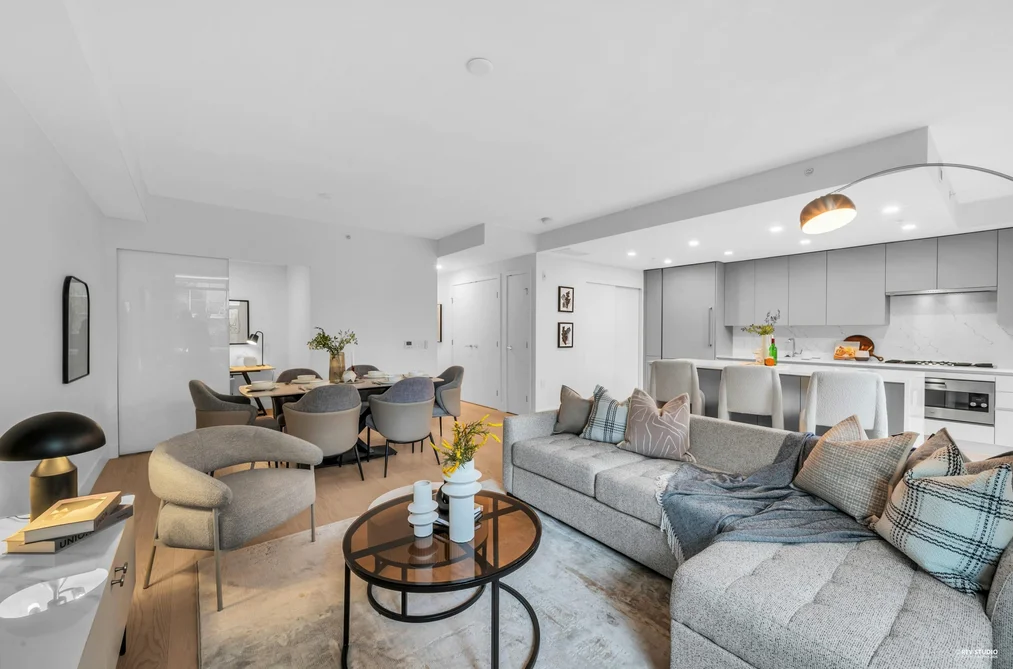 Condo for sale at 301 1331 Marine Drive West Vancouver British Columbia - MLS: R3099712