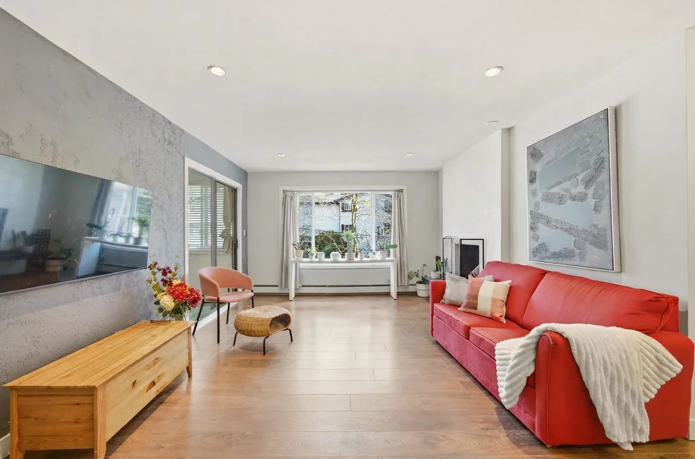 Condo for sale at 301 1381 Martin Street White Rock British Columbia - MLS: R3110950
