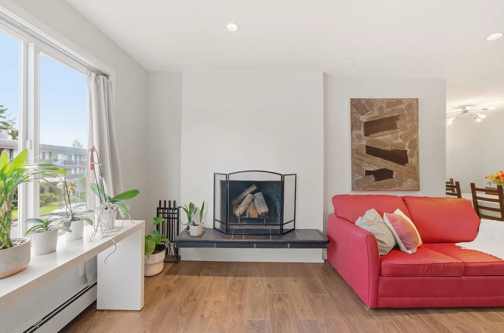 301 1381 MARTIN STREET, White Rock BC V4B 3W6, White Rock BC — Residential for Sale - Photo 2