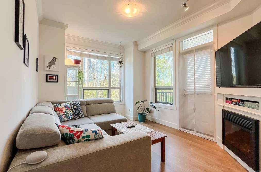 301 13897 FRASER HIGHWAY, Surrey BC V3T 0G8, Surrey BC — Residential for Sale - Photo 2