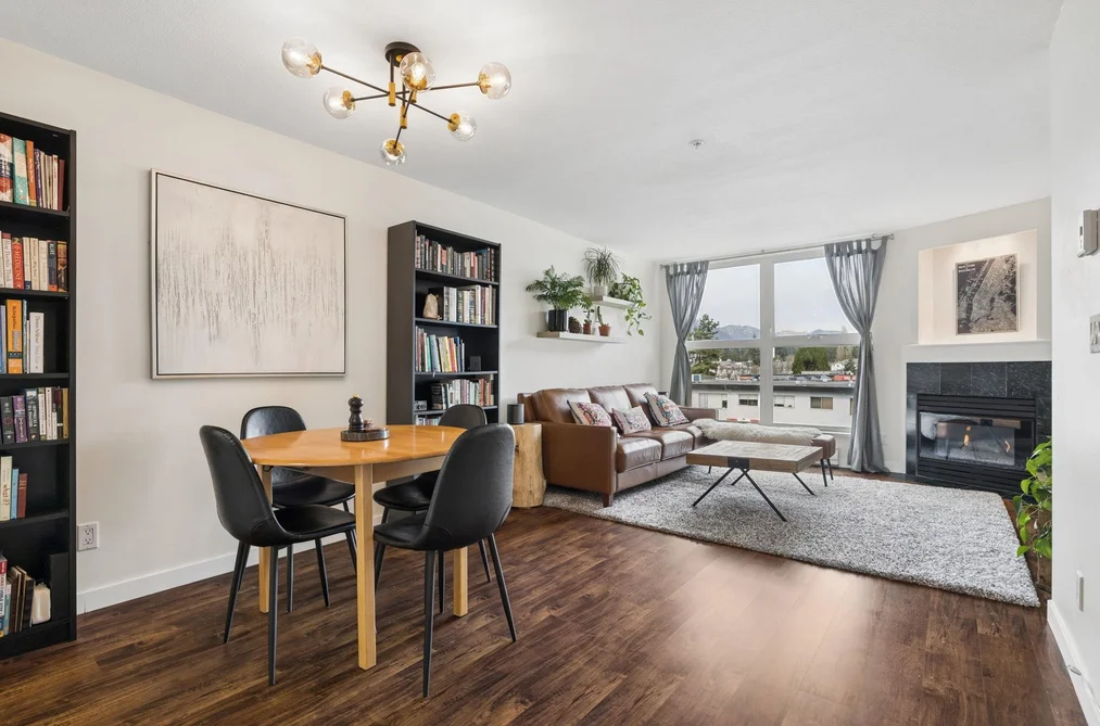 Condo for sale at 301 1519 Grant Avenue Port Coquitlam British Columbia - MLS: R3107036