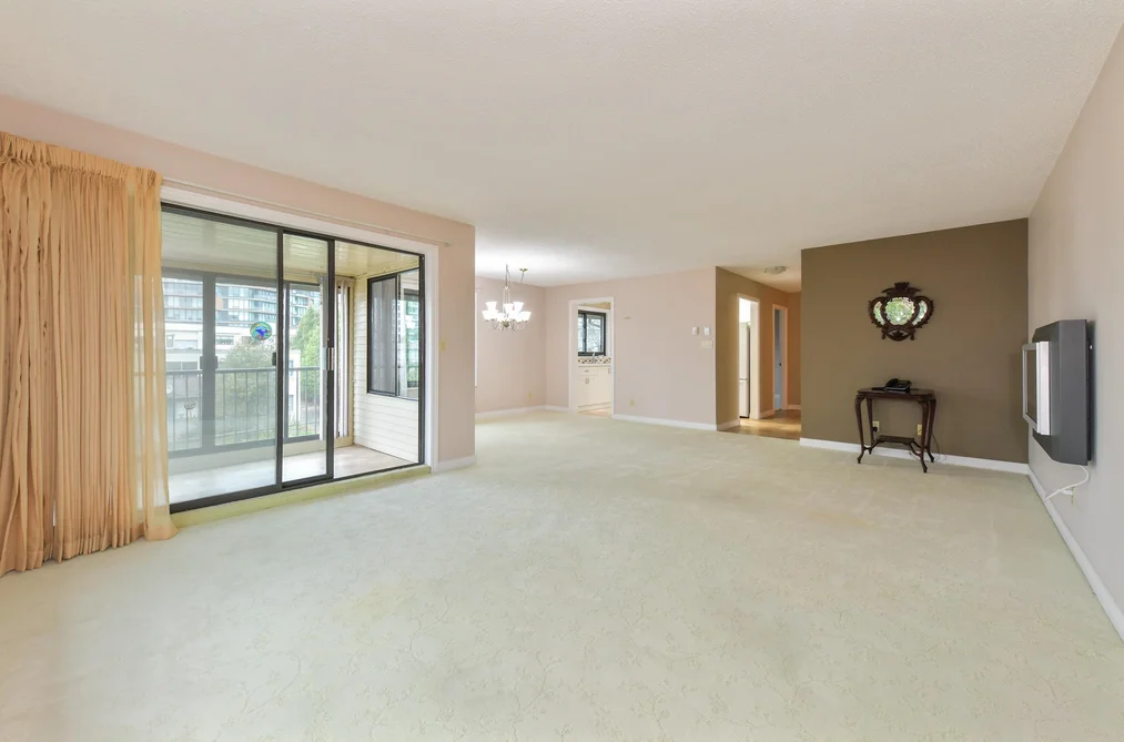 301 15317 THRIFT AVENUE, White Rock BC V4B 2L4, White Rock BC — Residential for Sale - Photo 2