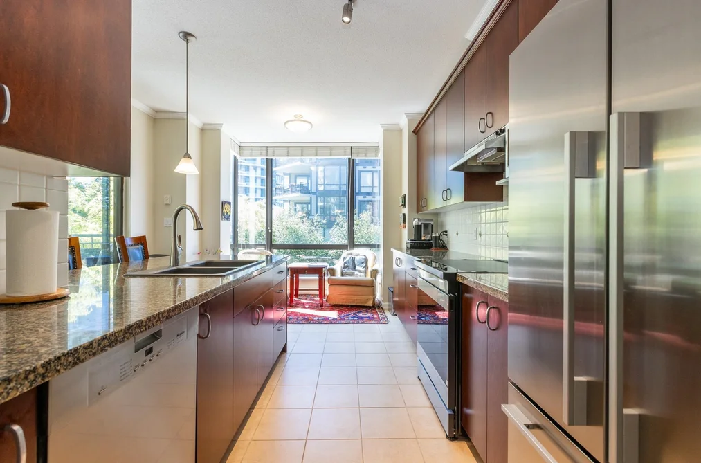 301 1580 MARTIN STREET, White Rock BC V4B 5M3, White Rock BC — Residential for Sale — Photo 14 of 40