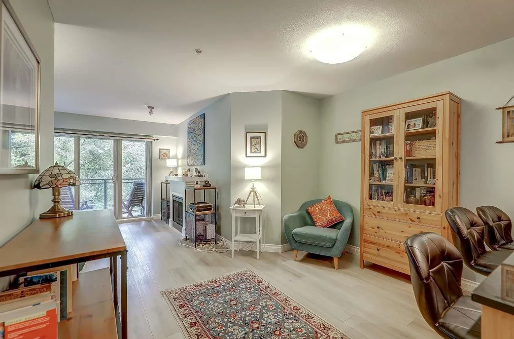 301 1633 MACKAY AVENUE, North Vancouver BC V7P 0A2, North Vancouver BC — Residential for Sale - Photo 2