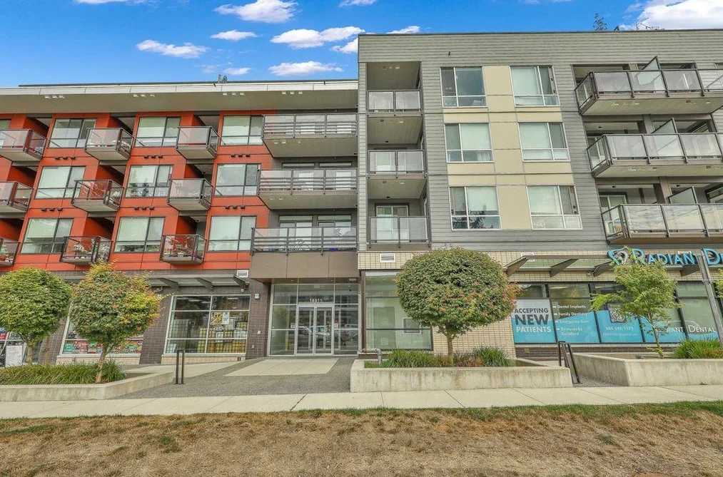 Condo for sale at 301 18811 72 Avenue Surrey British Columbia - MLS: R3159846