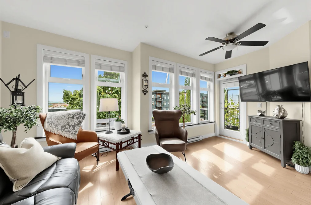 Condo for sale at 301 20058 Fraser Highway Langley British Columbia - MLS: R3140811