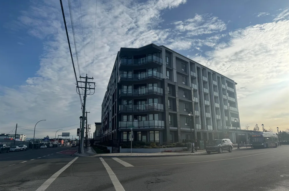 Condo for sale at 301 20360 Logan Avenue Langley British Columbia - MLS: R3077832