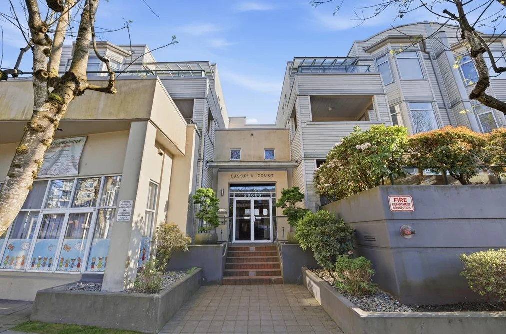 Condo for sale at 301 20680 56 Avenue Langley British Columbia - MLS: R3118753