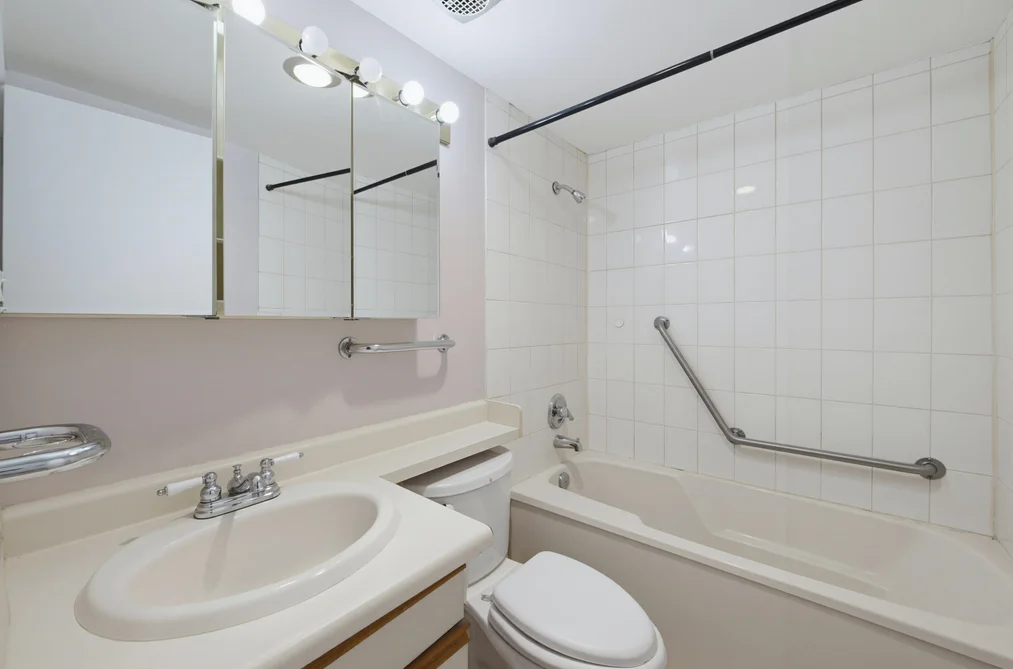 301 2125 W 2ND AVENUE, Vancouver BC V6K 1H7, Vancouver BC — Residential for Sale — Photo 17 of 35