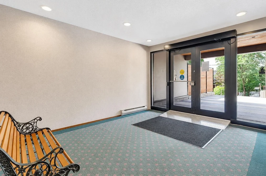 301 215 MOWAT STREET, New Westminster BC V3M 4B1, New Westminster BC — Residential for Sale — Photo 18 of 22