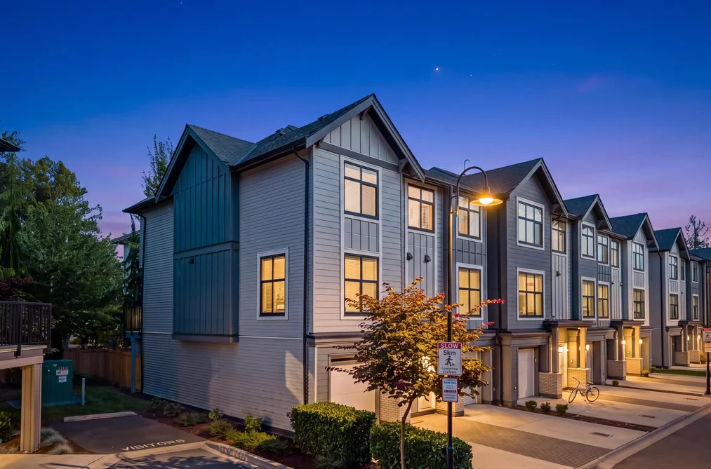 Townhouse for sale at 301 2267 Mckenzie Road Abbotsford British Columbia - MLS: R3162993