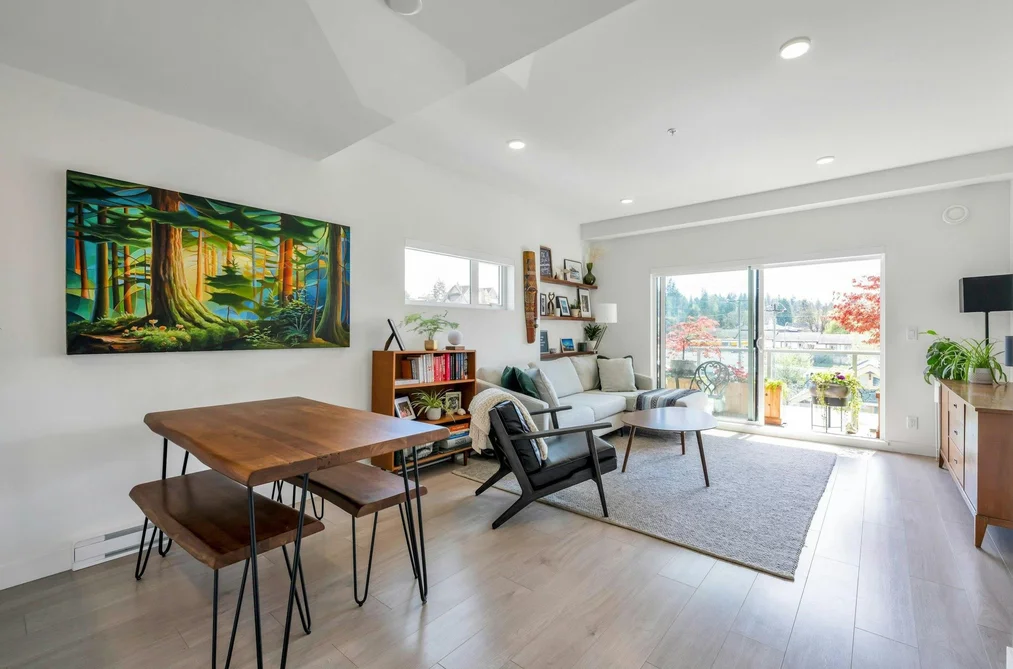 Condo for sale at 301 2345 Rindall Avenue Port Coquitlam British Columbia - MLS: R3125377