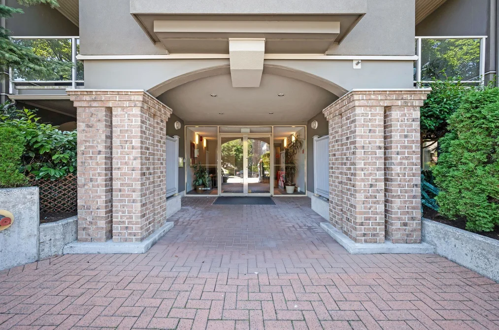 Condo for sale at 301 2360 Wilson Avenue Port Coquitlam British Columbia - MLS: R3101785