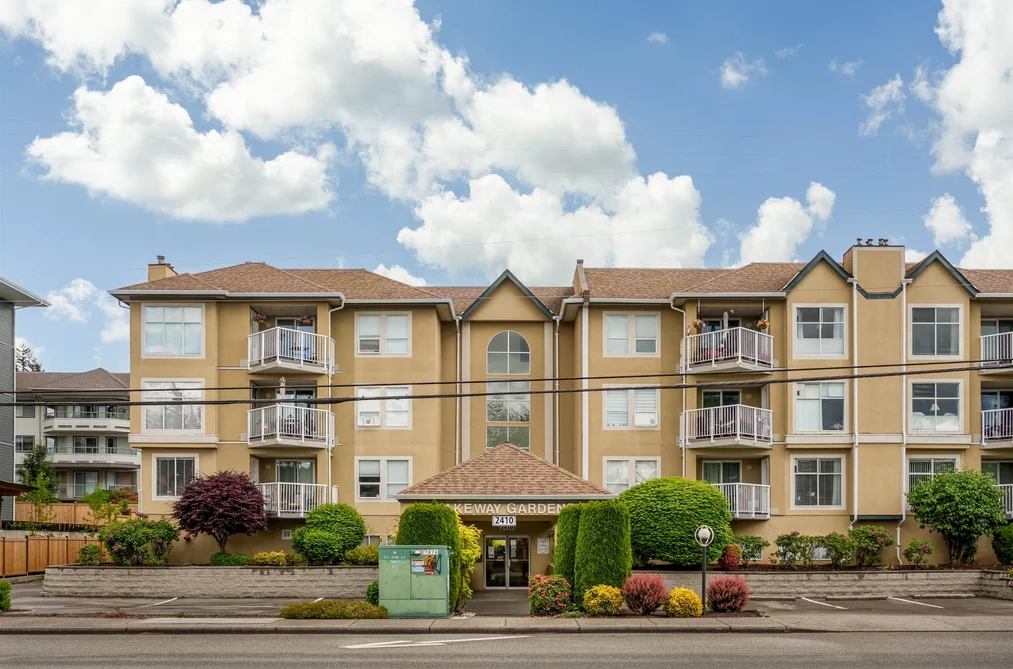 Condo for sale at 301 2410 Emerson Street Abbotsford British Columbia - MLS: R3125577