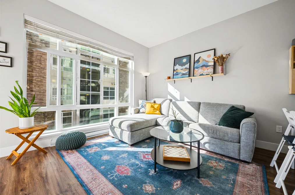 Condo for sale at 301 2465 Wilson Avenue Port Coquitlam British Columbia - MLS: R3167887
