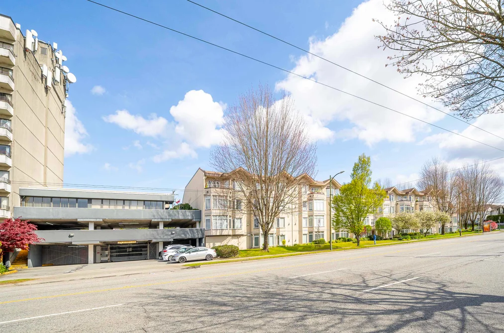 301 2677 E BROADWAY STREET, Vancouver BC V5M 1Y6, Vancouver BC — Residential for Sale - Photo 3