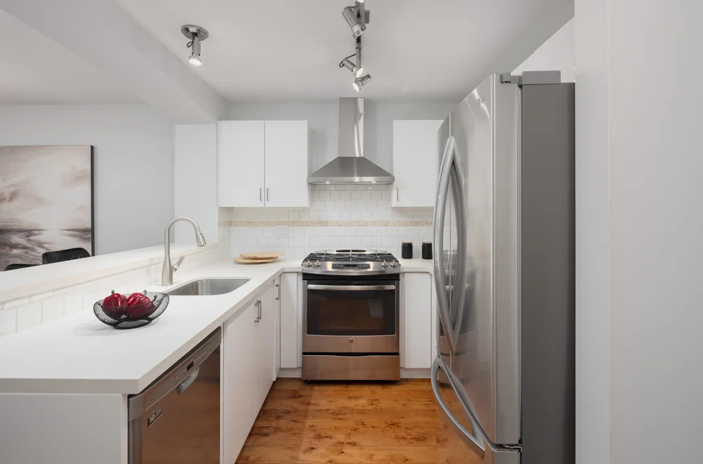 301 2958 SILVER SPRINGS BOULEVARD, Coquitlam BC V3E 2R9, Coquitlam BC — Residential for Sale - Photo 2