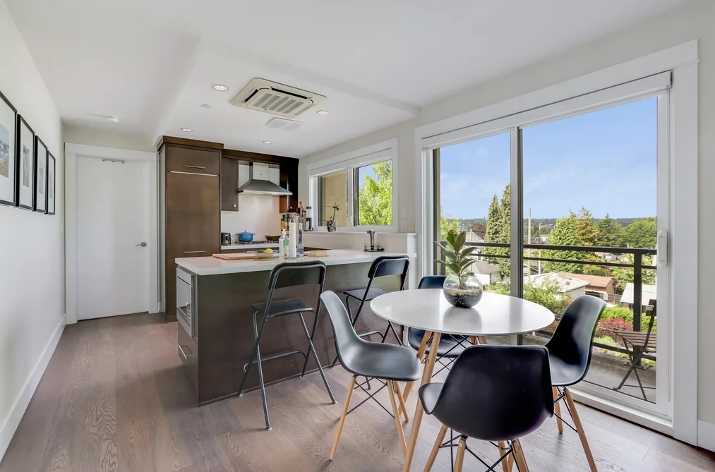 301 - 3028 Arbutus Street, Vancouver, BC - MLS: R3134230 - Photo 6 301 - 3028 Arbutus Street, Vancouver, BC - MLS: R3134230 - Photo 6