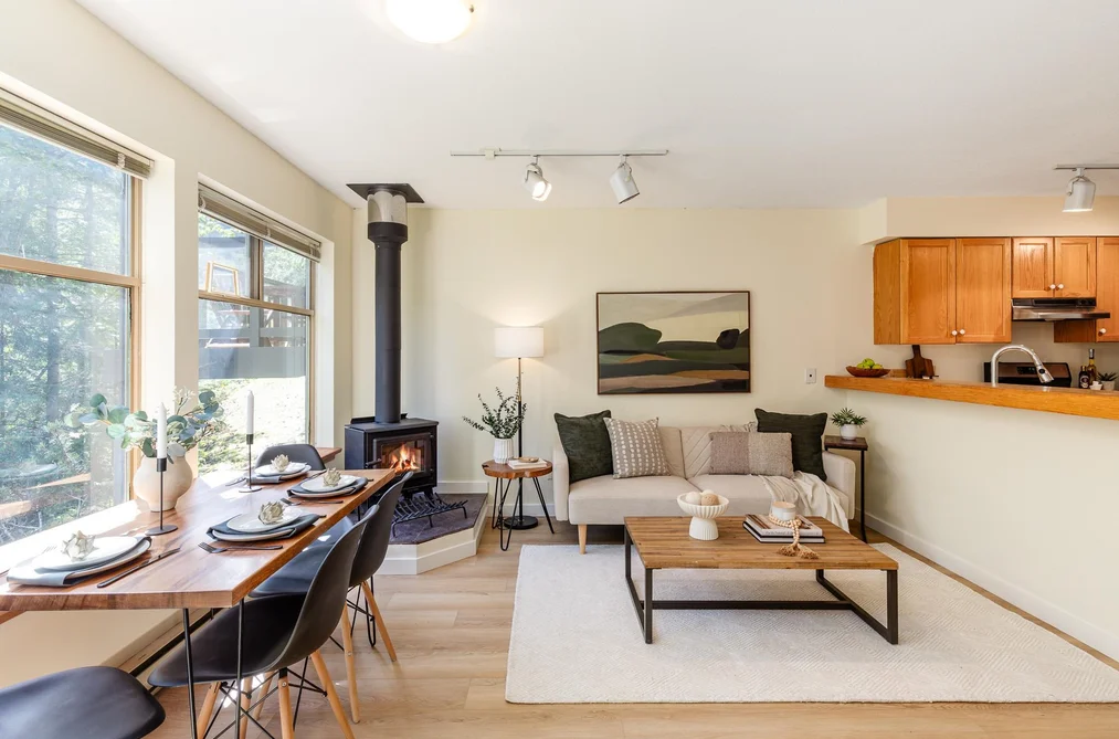 Condo for sale at 301 3050 Hillcrest Drive Whistler British Columbia - MLS: R3123234