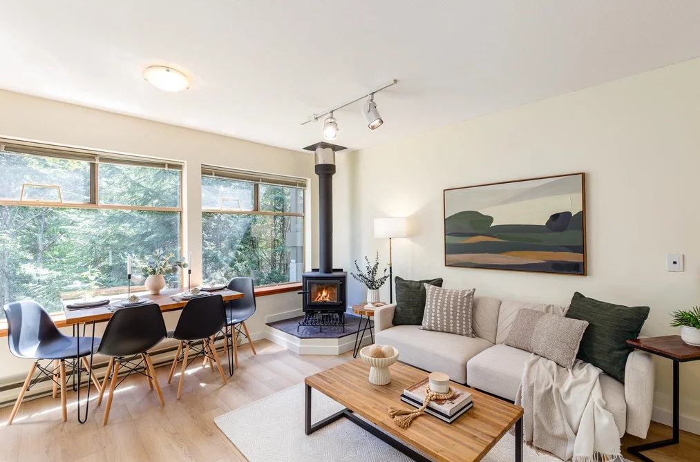 301 3050 HILLCREST DRIVE, Whistler BC V8E 0T8, Whistler BC — Residential for Sale - Photo 2