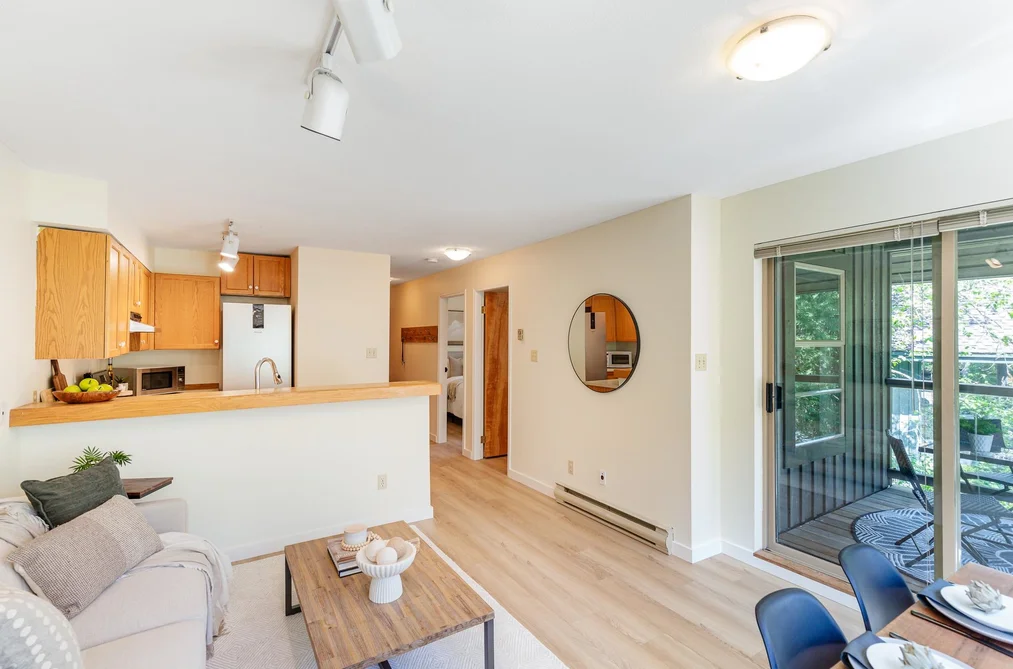 301 3050 HILLCREST DRIVE, Whistler BC V8E 0T8, Whistler BC — Residential for Sale - Photo 4