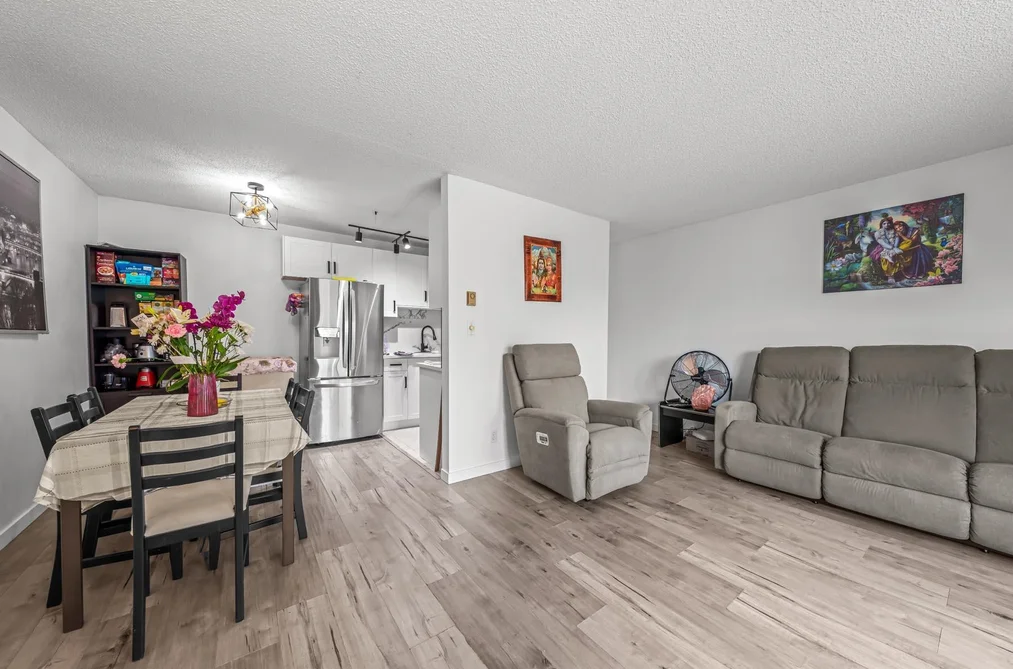 301 315 TENTH STREET, New Westminster BC V3M 3Y2, New Westminster BC — Residential for Sale - Photo 6