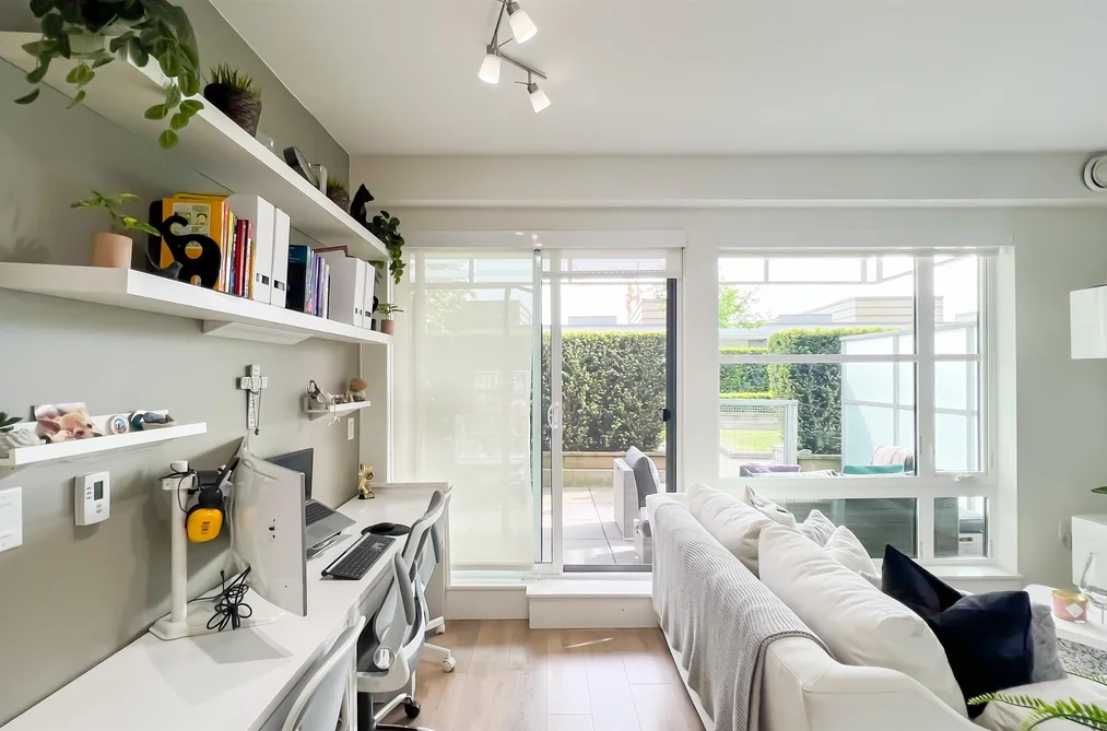 301 301 SAWMILL CRESCENT, Vancouver BC V5S 0C7, Vancouver BC — Residential for Sale — Photo 2 of 11