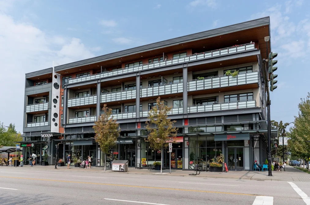 Condo for sale at 301 4289 Hastings Street Burnaby British Columbia - MLS: R3156336