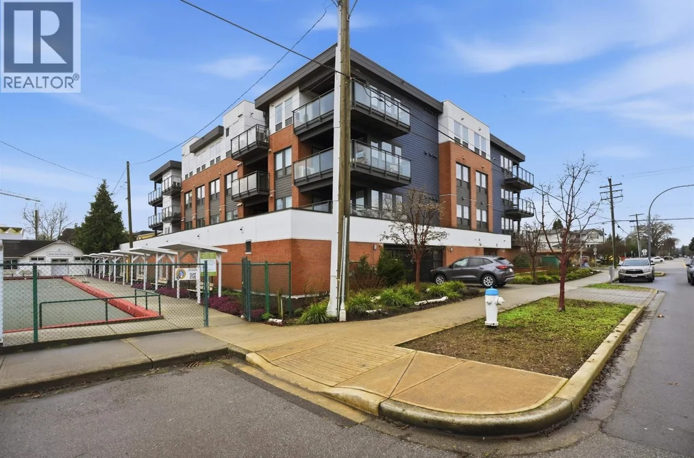 Condo for sale at 301 4686 51 Street Ladner British Columbia - MLS: R3116916