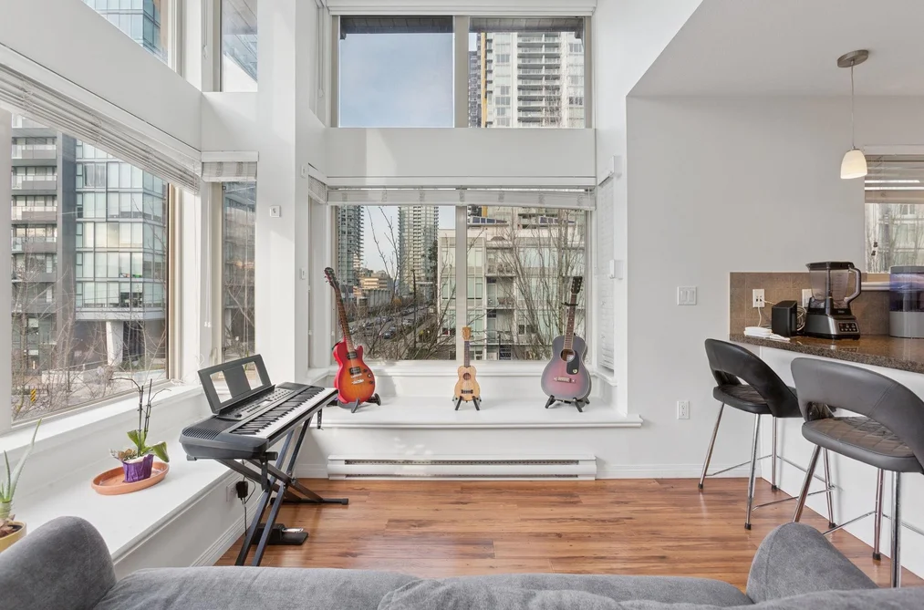 Condo for sale at 301 5000 Imperial Street Burnaby British Columbia - MLS: R3141664