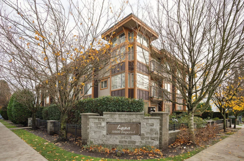 Condo for sale at 301 5000 Imperial Street Burnaby British Columbia - MLS: R3091592