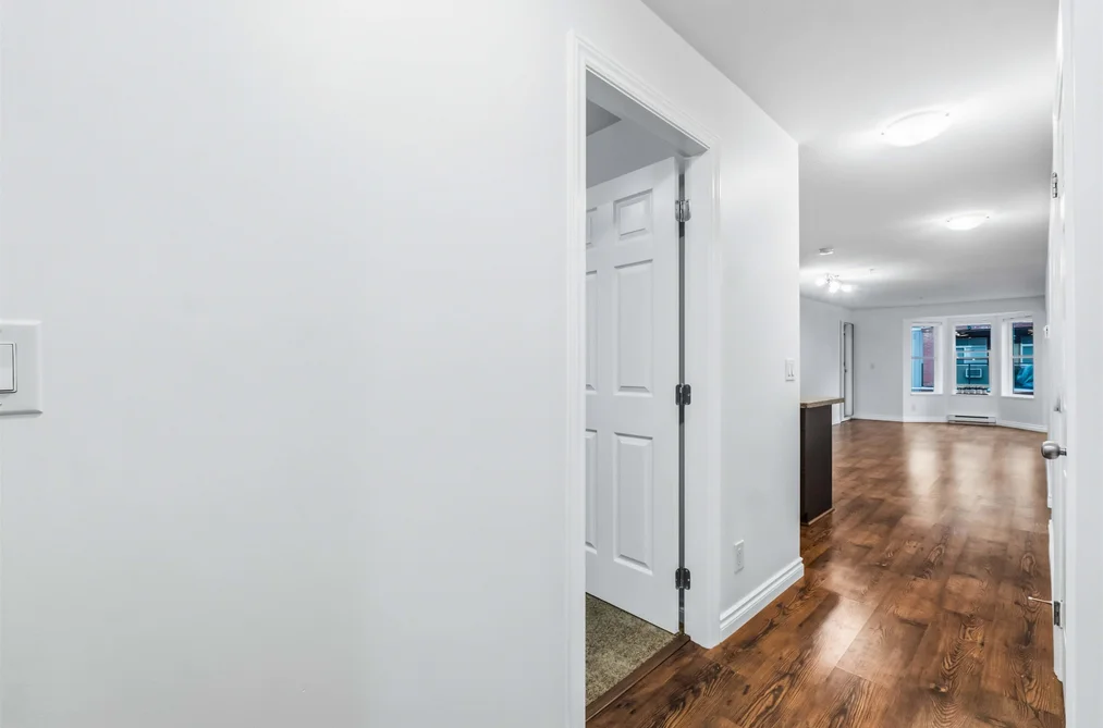 301 5488 198 STREET, Langley BC V3A 1G2, Langley BC — Residential for Sale - Photo 4