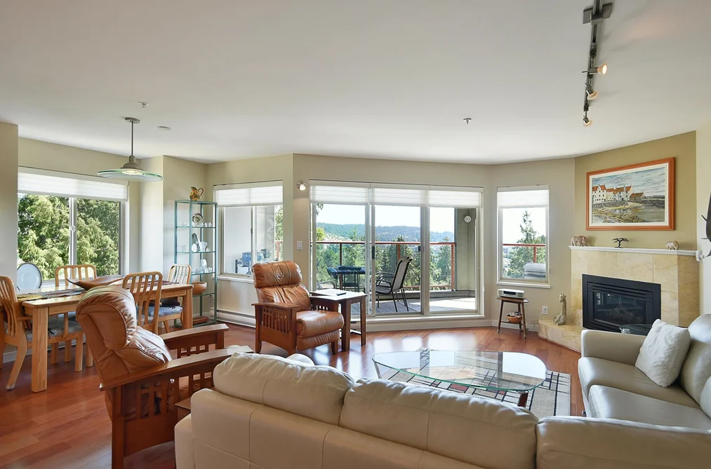 Condo for sale at 301 5780 Trail Avenue Sechelt British Columbia - MLS: R3158285
