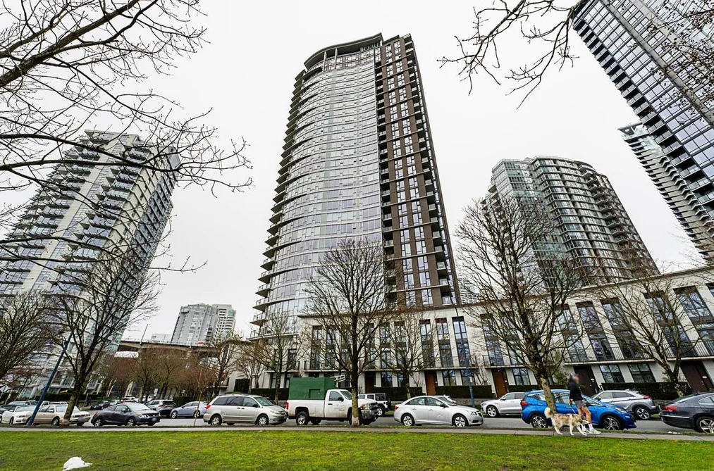 301 583 BEACH CRESCENT, Vancouver BC V6Z 3E6, Vancouver BC — Residential for Sale - Photo 2