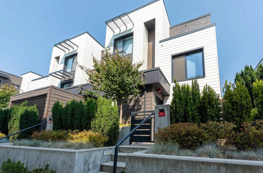 Townhouse for sale at 301 606 Foster Avenue Coquitlam British Columbia - MLS: R3156391